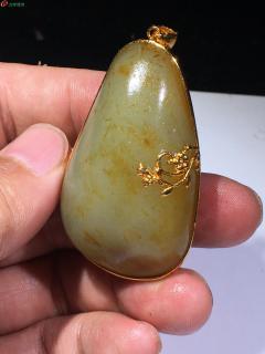 和田玉籽料 镶嵌原石