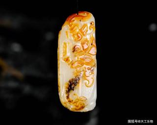 天然真皮老熟料!难得一见的和田红黑皮籽料"镇守一方"!