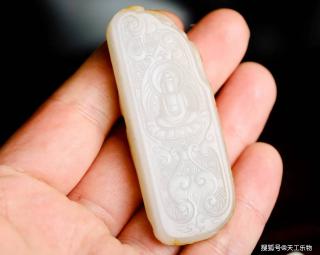 天然真皮老熟料!难得一见的和田红黑皮籽料"镇守一方"!